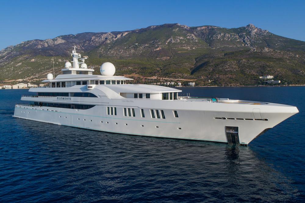 Slider yacht image