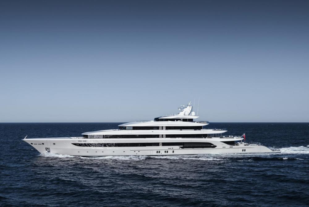 Slider yacht image