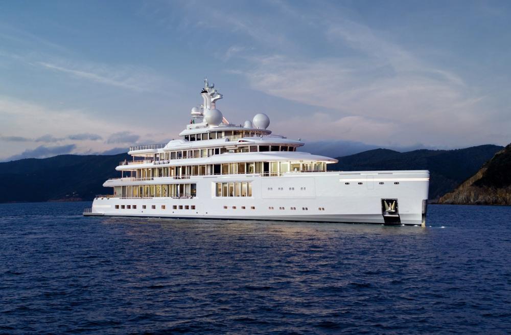 Slider yacht image