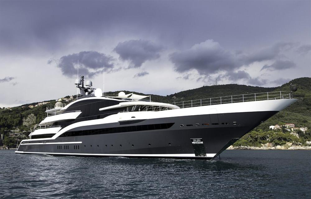Slider yacht image